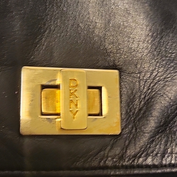 Black DKNY cross body bag - Picture 10 of 10